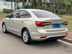 Roewe i5