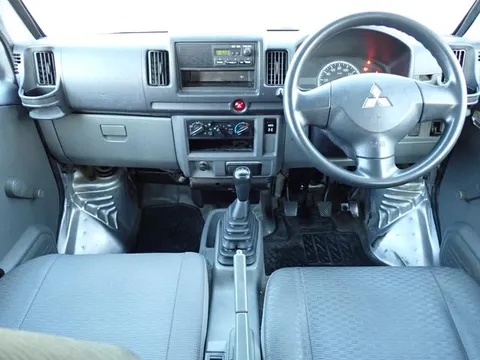 Mitsubishi Minicab Van