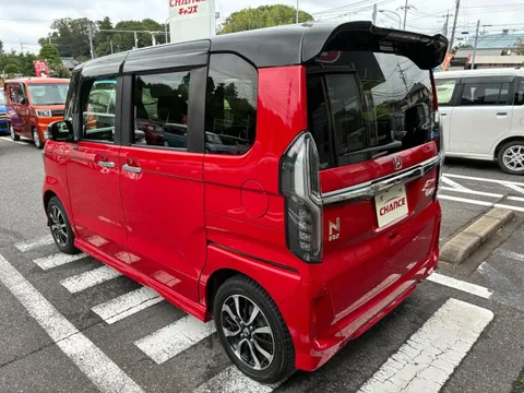 Honda N-BOX Custom