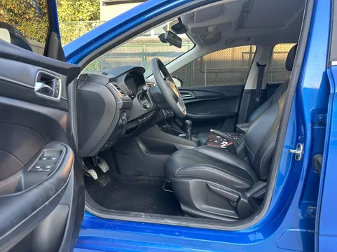 Roewe i5