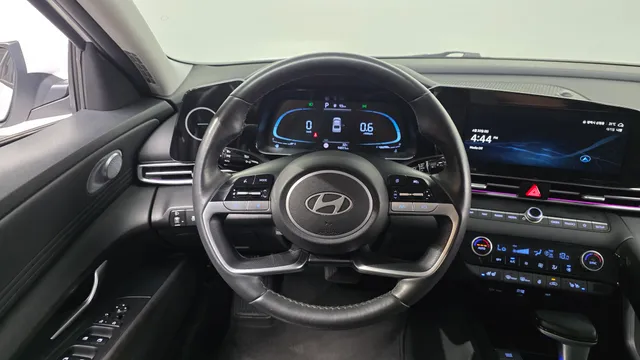 Hyundai Elantra (Avante)