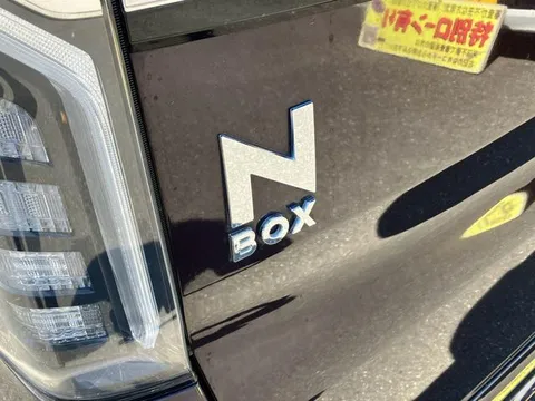 Honda N-BOX Custom
