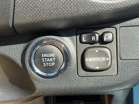 Toyota Yaris (Vitz)