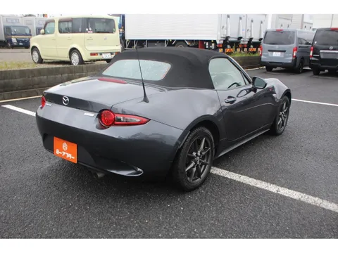 Mazda MX-5 (Roadster)