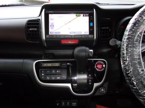 Honda N-BOX Slash