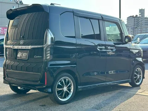 Honda N-BOX Custom