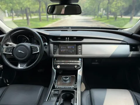 Jaguar XFL