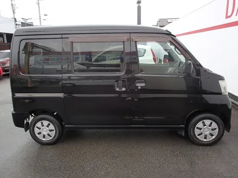 Toyota Pixis Van