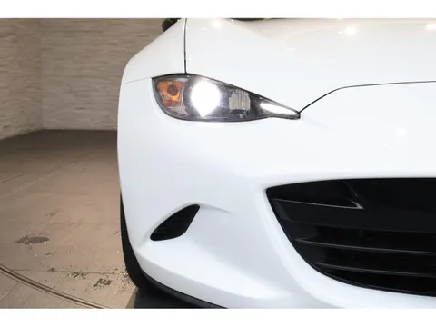 Mazda MX-5 (Roadster)