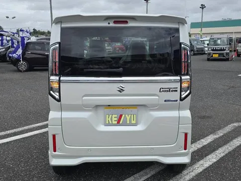 Suzuki Spacia Custom
