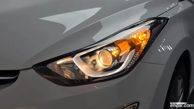 Hyundai Elantra (Avante)