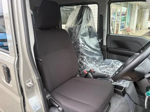 Nissan Clipper Van