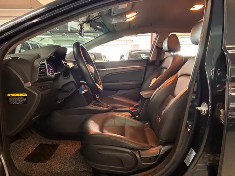 Hyundai Elantra (Avante)