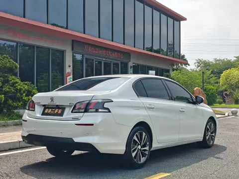 Peugeot 408