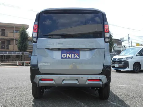 Mitsubishi Delica Mini