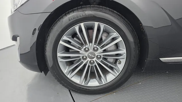 Genesis G90 (EQ900)