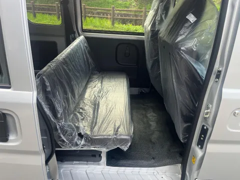 Nissan Clipper Van