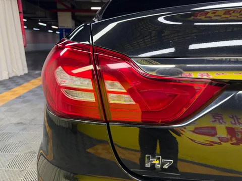 Hongqi H7