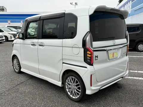 Honda N-BOX Custom