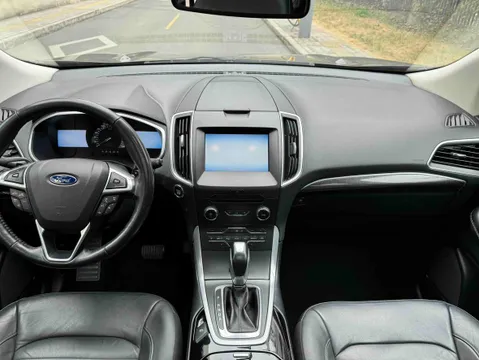 Ford Edge