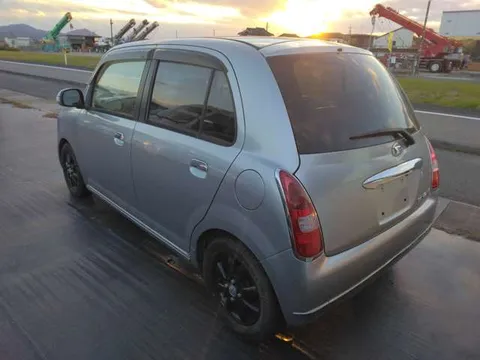 Daihatsu Mira Gino