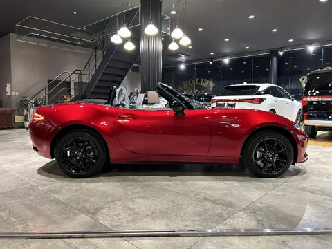 Mazda MX-5 (Roadster)