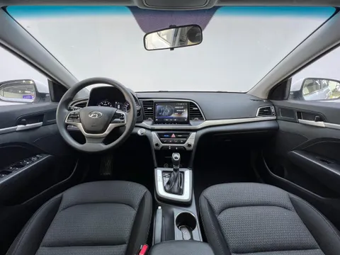 Hyundai Elantra (Avante)