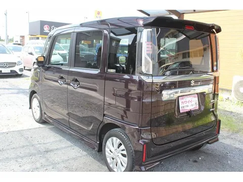 Suzuki Spacia Custom