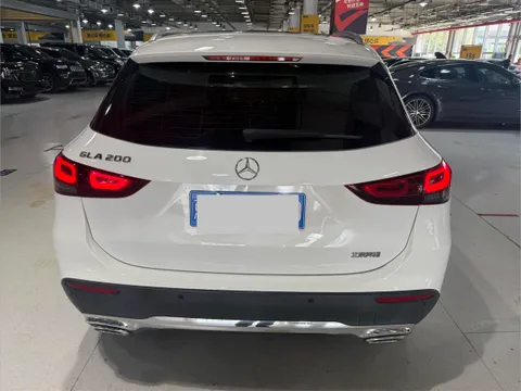 Mercedes-Benz Mercedes-Benz GLA