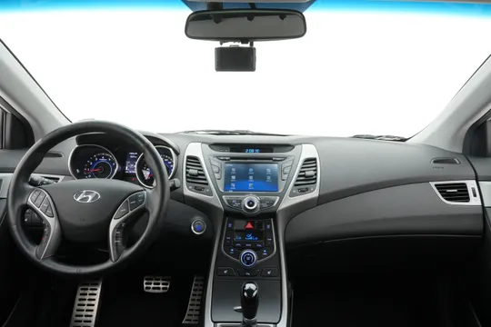 Hyundai Elantra (Avante)