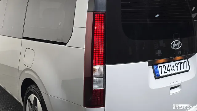 Hyundai Staria