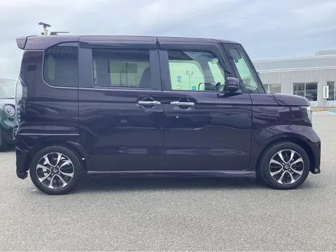 Honda N-BOX Custom