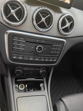 Mercedes-Benz Mercedes-Benz GLA