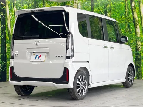 Honda N-BOX Custom