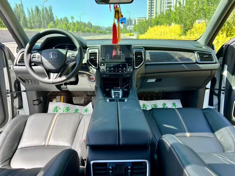 Honda UR-V