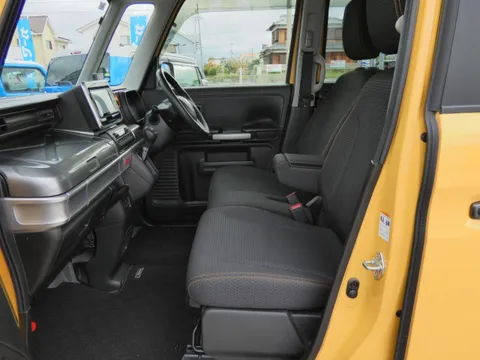 Suzuki Spacia Gear