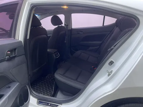 Hyundai Elantra (Avante)