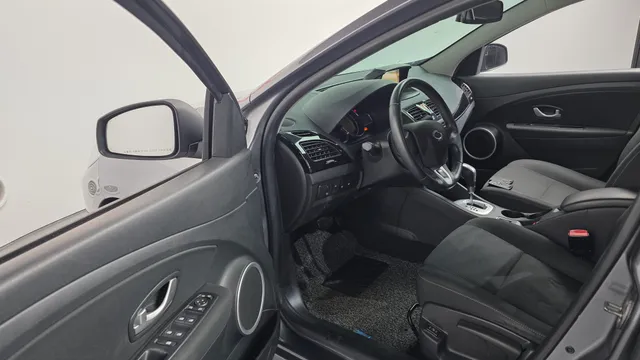 Renault SM3