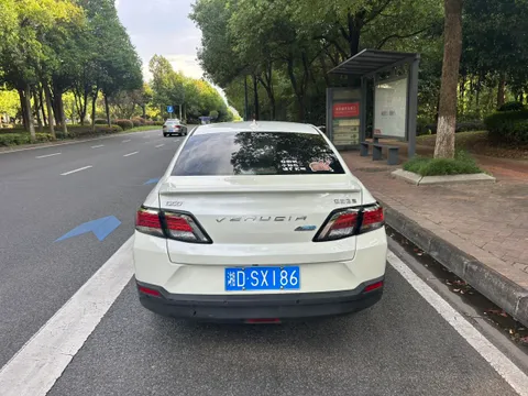 Venucia D60