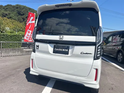 Honda N-BOX Custom