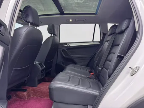 Volkswagen Tiguan L