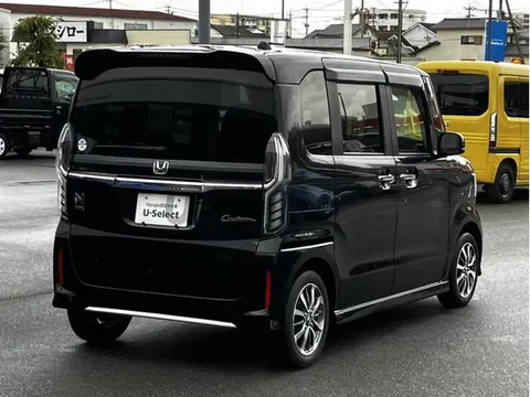 Honda N-BOX Custom