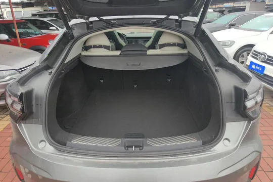 Lynk & Co Lynk & Co 05