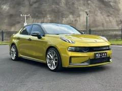 Lynk & Co 03