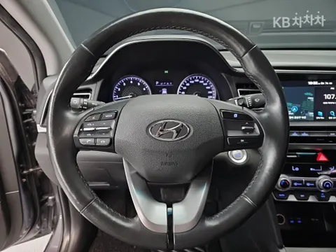 Hyundai Elantra (Avante)