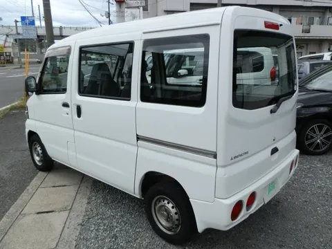 Mitsubishi Minicab Van