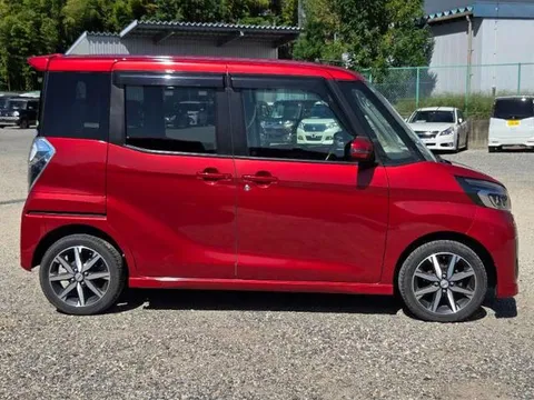 Nissan Dayz Roox