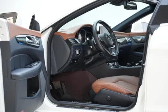 Mercedes-Benz Mercedes-Benz CLS