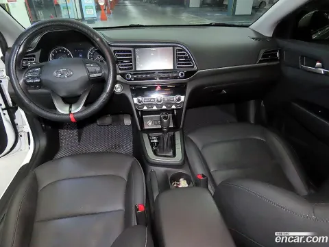 Hyundai Elantra (Avante)