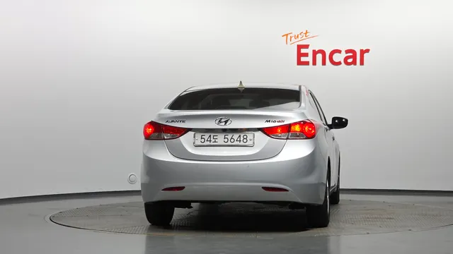 Hyundai Elantra (Avante)